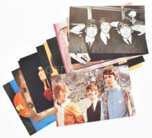 11 db Beatles együttes tagjairól és Beatles emléktárgyakról készült fotó, 9×14 cm