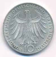 NSZK 1972D 10M Ag "Müncheni Olimpia - térdelő atléták" T:AU,XF kis patina FRG 1972D 10 Mar...