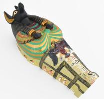 Egyiptomi dísztőr (19 cm) anubiszt ábárázoló műgyanta szarkofágban 36 cm Festett