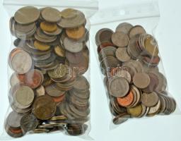Vegyes, magyar és külföldi érmetétel mintegy ~1,5kg súlyban T:vegyes Mixed, Hungarian and foreign coin lot (~1,5kg) C:mixed