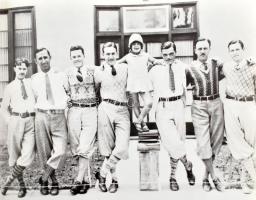 Christoper Finch: The art of Walt Disney (From Mickey Mouse to the Magic Kingdoms)
New York, 1983. ...