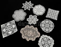 12 db régi csipke és horgolt terítő 50x50 cm ig