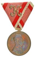 1917. "Tiszti Ezüst Vitézségi Érem " jelzett Ag kitüntetés, mellszalaggal, rajta kurzív "K" betű Szign.: Kautsch T:AU patina Hungary 1917. "Silver Gallantry Medal for Officers" Ag decoration with hallmark, ribbon with cursive letter "K". Sign.: Kautsch C:AU patina NMK 297., Ortner-Ludwigstorff Part II/ Vol 1. 304.p.