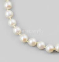 Gyöngysor, 18K (Au) csattal, jelzett. gyöngyök kb 7,3-7,6 mm