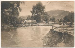 1915 Orsova, A Cserna folyó által áttört gát. Grieser Mátyás kiadása / Durch die ausgetretene Cserna zerstörter Damm / dam breached by Cerna river