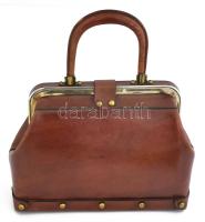 Etienne Aigner design női bór táska. Jelzett, jó állapotban. Kis kopással 30x25 cm