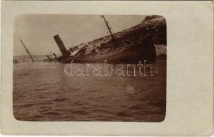 1916 Rogoznica, Rogosnica; S.M. Dampfer ADELSBERG szirtre futása, süllyedő hajó / steamship ran aground. photo (EK)