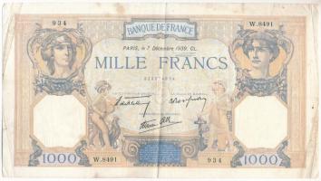 Franciaország 1939. december 7. 1000Fr T:F,VG folt, tűlyuk, kis szakadás France 1939. 7th of Decembre 1000 Francs C:F,VG spot, pin holes, small tear Krause P#90