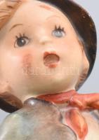 Hummel bajor fiú. Jelzett, kopással, m: 14 cm