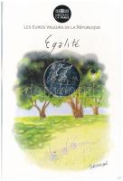 Franciaország 2014. 10E Ag A Köztársaság értékei sorozat - Egyenlőség - Nyár forgalomba nem került emlékkiadás karton dísztokban T:UNC,AU ujjlenyomat France 2014. 10 Euro Ag Values of the Republic Series - Equality - Summer non-circulating commemorative coin in decorative cardboard case C:UNC,AU fingerprints