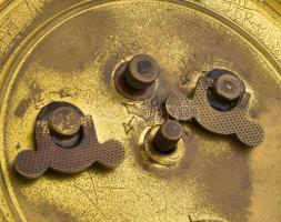 Schwarz testvérek Budapest ébresztőóra. XX. sz. eleje, fém házas. Nem működik 18 cm