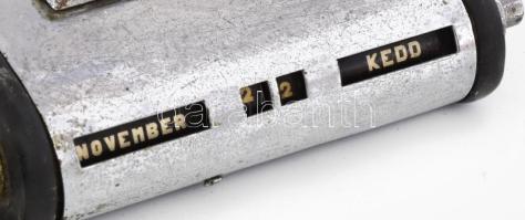 Régi asztali ébresztő óra, naptárral, nem működik 12x13 cm