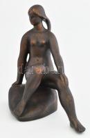 Marosán László (1916-1991): Ülő akt, brozírozott epoxi, jelzett, 24 cm