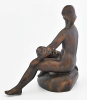 Marosán László (1916-1991): Ülő akt, brozírozott epoxi, jelzett, 24 cm