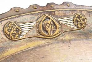 Szecessziós tálka. Ezüstözött réz, kopott.36x26 cm