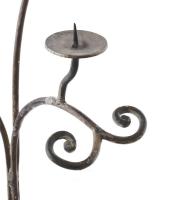 Iparművész kovácsoltvas gyertyatartó, kopással, m: 54 cm