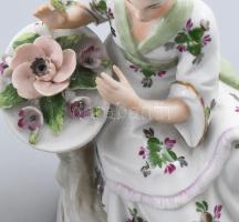 2 db Sitzendorf kínai figura. Kézzel festett, jelzett, apró lepattanásokkal. m: 14 cm