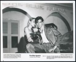 1988 ,,The Blue Iguana" című amerikai film egy jelenete, 1 db vintage produkciós filmfotó (vitrinfotó, lobbyfotó) ezüst zselatinos fotópapíron, a használatból eredő (esetleges) kisebb hibákkal, 20x25 cm