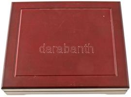 Mahagóni éremtartó kazetta, benne 2db kivehető tálca, összesen 36 férőhellyel, használt, de jó állap...