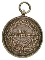 1914. "Ferenc József II. osztályú Ezüst Vitézségi Érem" peremen jelzett Ag kitüntetés mell...