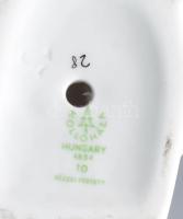 Hollóházi varrónő népviseletben, kézzel festett, jelzett, hibátlan, m: 24 cm