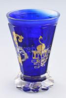 XIX. sz., cseh, Biedermeier pohár, kagylószerűen tagolt talpon lapokra fazettált szétnyíló test, kopással, m: 14 cm