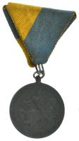 1941. "Délvidéki Emlékérem" Zn emlékérem mellszalagon. Szign.: BERÁN L. T:AU kis ph Hungary 1941. "Commemorative Medal for the Return of Southern Hungary" Zn medal with ribbon. Sign: BERÁN L. C:AU small edge error NMK 429.