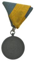 1941. "Délvidéki Emlékérem" Zn emlékérem mellszalagon. Szign.: BERÁN L. T:AU kis ph
Hunga...