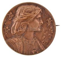 Franciaország DN Jeanne dArc ezüstözött bronz jelvény (32mm) T:AU France ND Jeanne dArc gilt bronze badge (32mm) C:AU