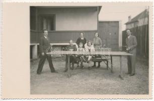 1937 Brassó, Kronstadt, Brasov; asztalitenisz / table tennis, ping-pong. Hübner Ilus photo