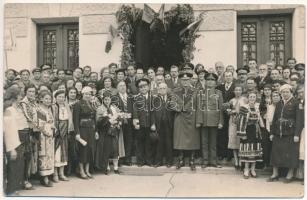 1938 Marosvásárhely, Targu Mures; erdélyi népviselet, tisztek / Transylvanian folklore, officers. Körtesy photo (ragasztónyom / glue marks)