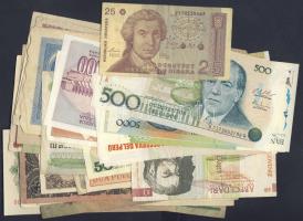 Vegyes bankjegytétel, benne 20db magyar, pengő, infla, VH + 21db külföldi egész világ T:I (sok),II,III