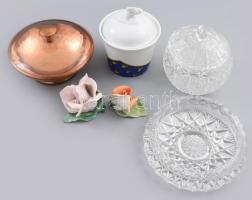 Vegyes 6 darabos zömmel porcelán és üveg tétel, bonbonier, porcelánrózsa, cukortartó, kopással