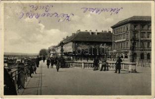 1932 Pozsony, Pressburg, Bratislava; u prievozu / beim Propeller / rakpart / quay