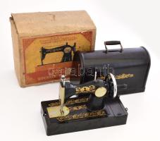 Avtopribor szovjet gyerek varrógép, eredeti, kopott, sérült dobozában, gyűrött leírással, 25x11x19 c...