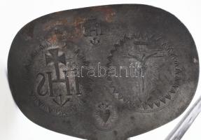 cca 1800 Templomi ostyasütő, szakrális motívumokkal díszített, vas, h: 76 cm