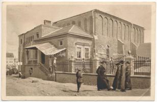 1913 Kraków, Krakkau, Krakkó; Stara boznica / synagogue, Jewish men. J. F. Fischer (EB)