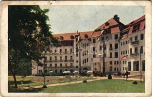 1916 Pöstyén, Piestany; Thermia Palace szálloda magyar zászlóval / hotel with Hungarian flag (EK)