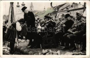 1940 Marosvásárhely, Targu Mures; Bevonulás, Horthy Miklós, Purgly Magdolna, tisztek / entry of the Hungarian troops, officers (EB)