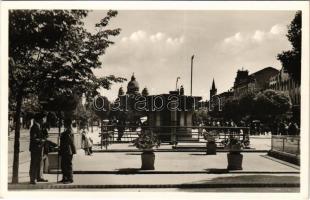 Marosvásárhely, Targu Mures; Széchenyi tér. Stausz S. felvétele / square