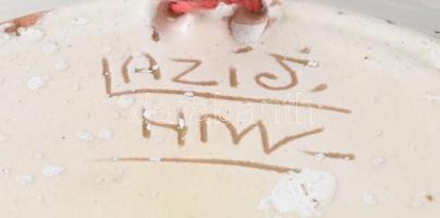 Lázi János (1912-1980): Hódmezővásárhelyi fali dísztányér, 1930-1940 körül. Mázas kerámia, kézzel fe...