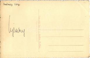 Székelyföld, Tinutul Secuiesc; székely leány fonás közben, erdélyi folklór. Foto orig. Ing. Z. I. Al...