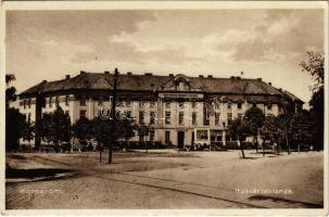 1933 Komárom, Komárno; Huszárlaktanya / hussar barracks (EK)