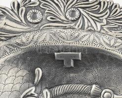 Dr. Fettich Nándor (1900-1971): Honfoglalás kori ezüst (Ag.) szasszanida áldozati tál másolata, grif...