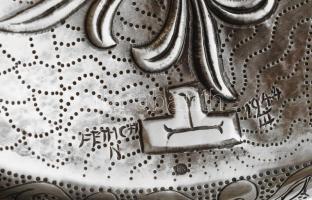 Dr. Fettich Nándor (1900-1971): Honfoglalás kori ezüst (Ag.) szasszanida áldozati tál másolata, grif...