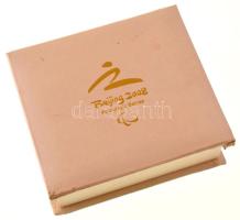 Kína / Peking 2008. "Paralimpiai játékok" 4 darabos aranyozott, tománcozott jelvény szett ...