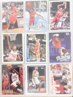 Vegyes kosaras kártya tétel, kb. 400 db, ritkákkal lefűzhető mappába rendezve