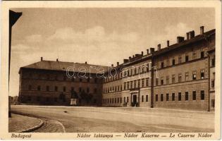 Budapest I. Vár, Kapisztrán tér, Nádor laktanya