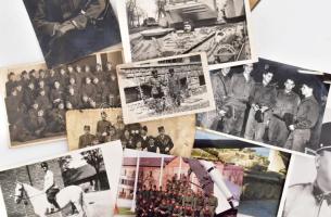 16 db vegyes, régi és modern katonai fotó, közte csoportképek, kitüntetett katonák, szovjet harckocs...