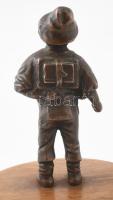 Iskolás fiú, bronz szobor fa alapon 15 cm